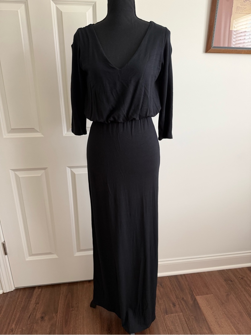 Black V-Neck Long Sleeve Maxi Dress